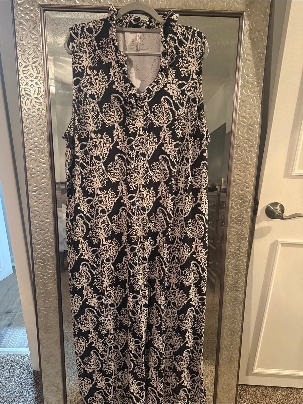 Lulu-B Black and White Paisley Sleeveless Maxi Dress